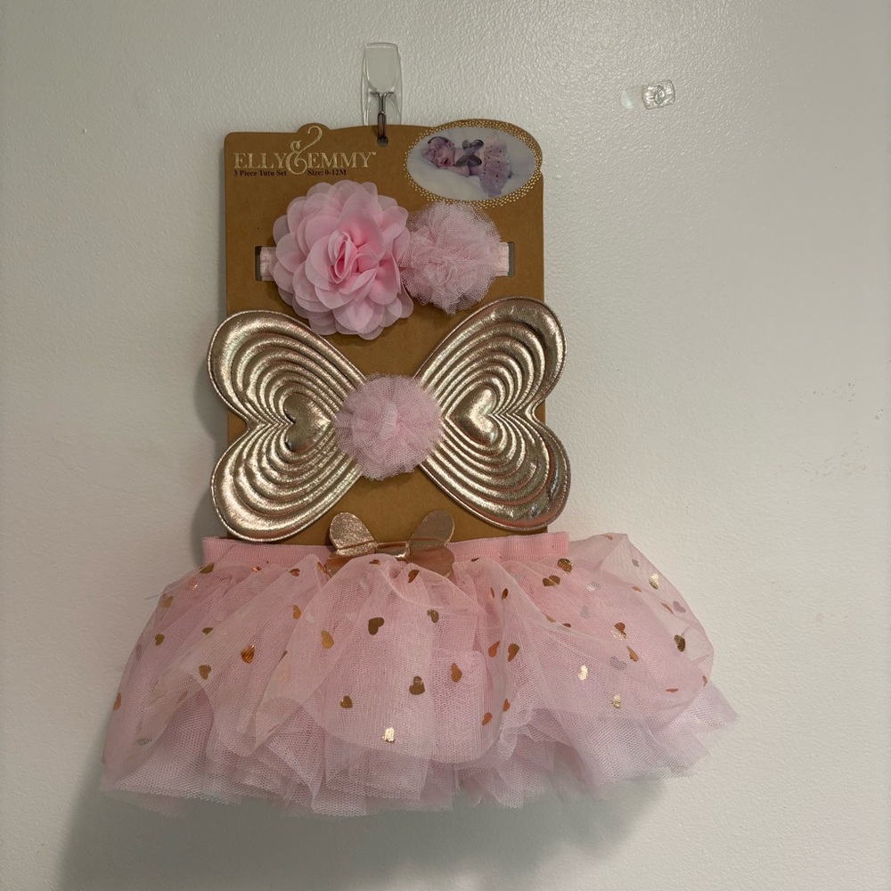Elly & Emmy tutu and wings set for newborn baby girl nwt